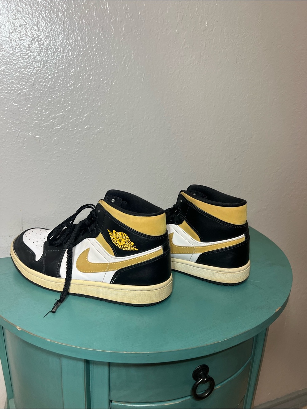 Nike Air Jordan Men's Black yellow and white Sneakers - Picture 6 of 16